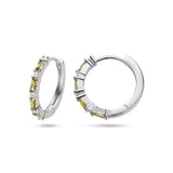Klapoorringen met Olijfgroen en Wit Zirkonia, Gerhodineerd Zilver - Diameter 17mm