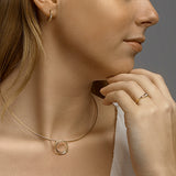 Ronde Hanger met Diamant 0.06ct - 14 Karaat Geelgoud - Formaat 17.5 x 19 mm
