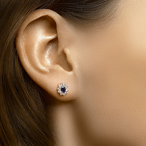 Oorknoppen met Saffier 1.08ct (2x 0.54ct) en Zirkonia Halo, 14 Karaat Witgoud - Formaat 7.5x8.5mm